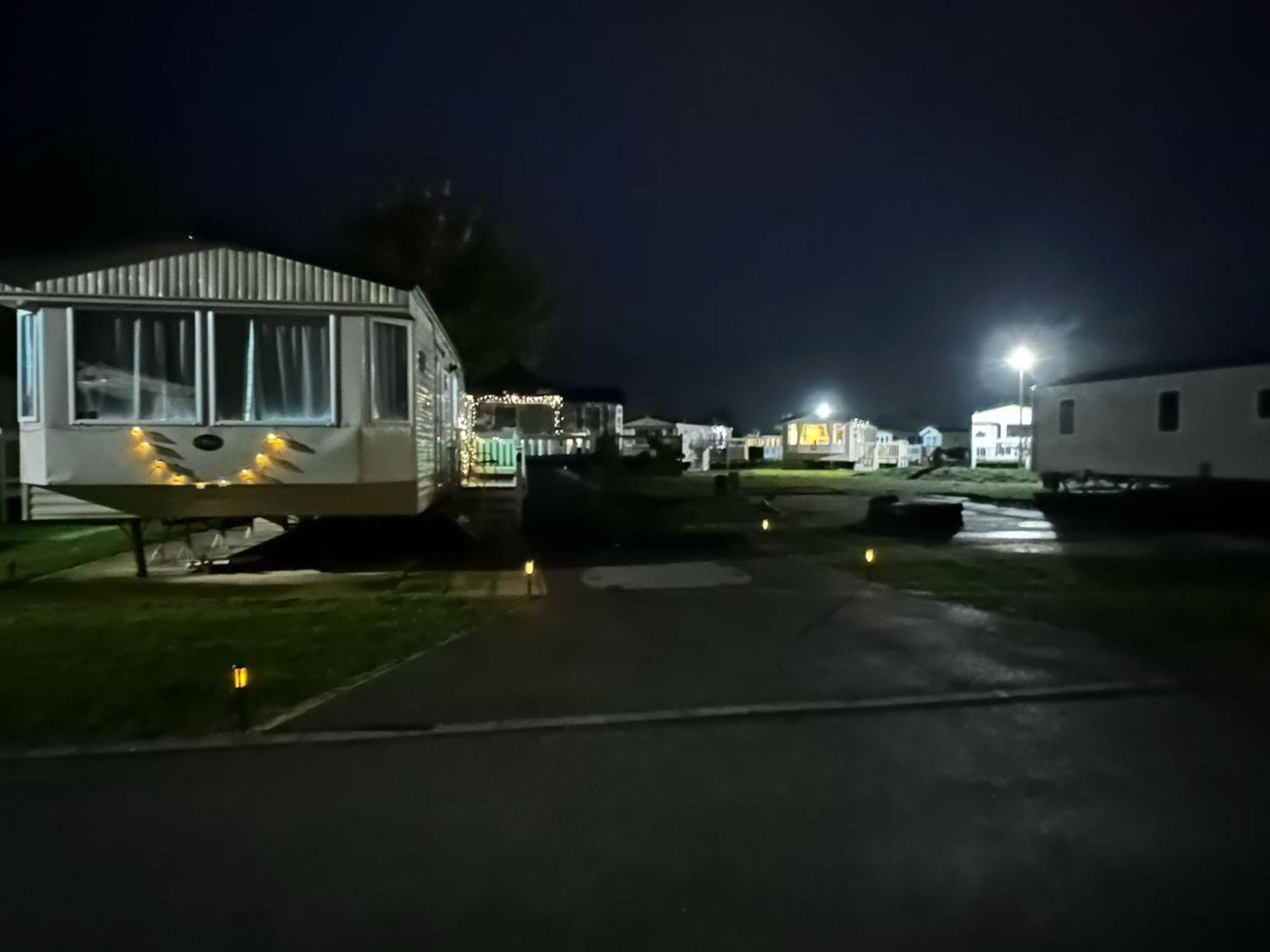 Tattershall Lakes Hot Tub Lodge Breaks Exterior foto